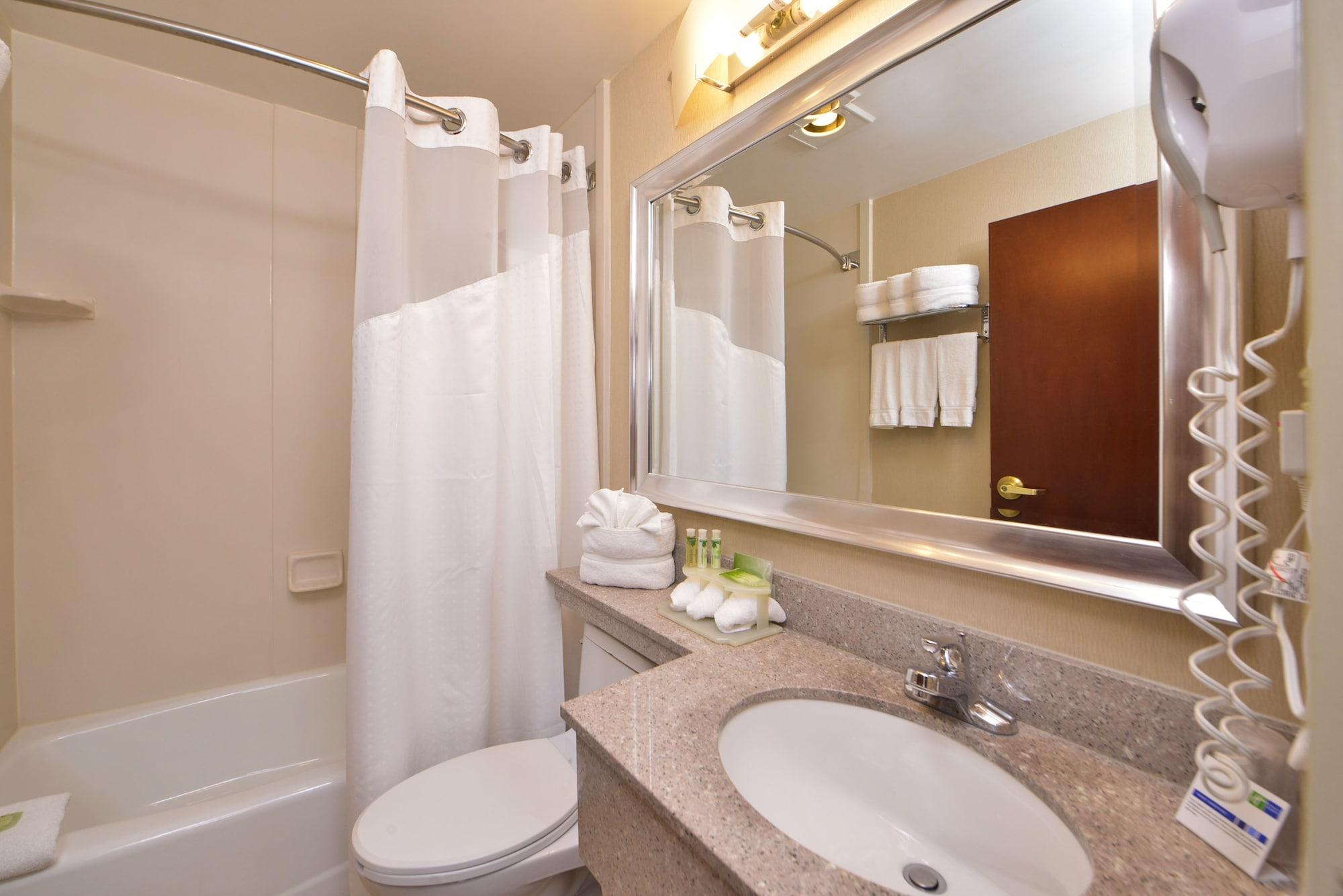 Holiday Inn Express Kennedy Airport, An Ihg Hotel New York Esterno foto