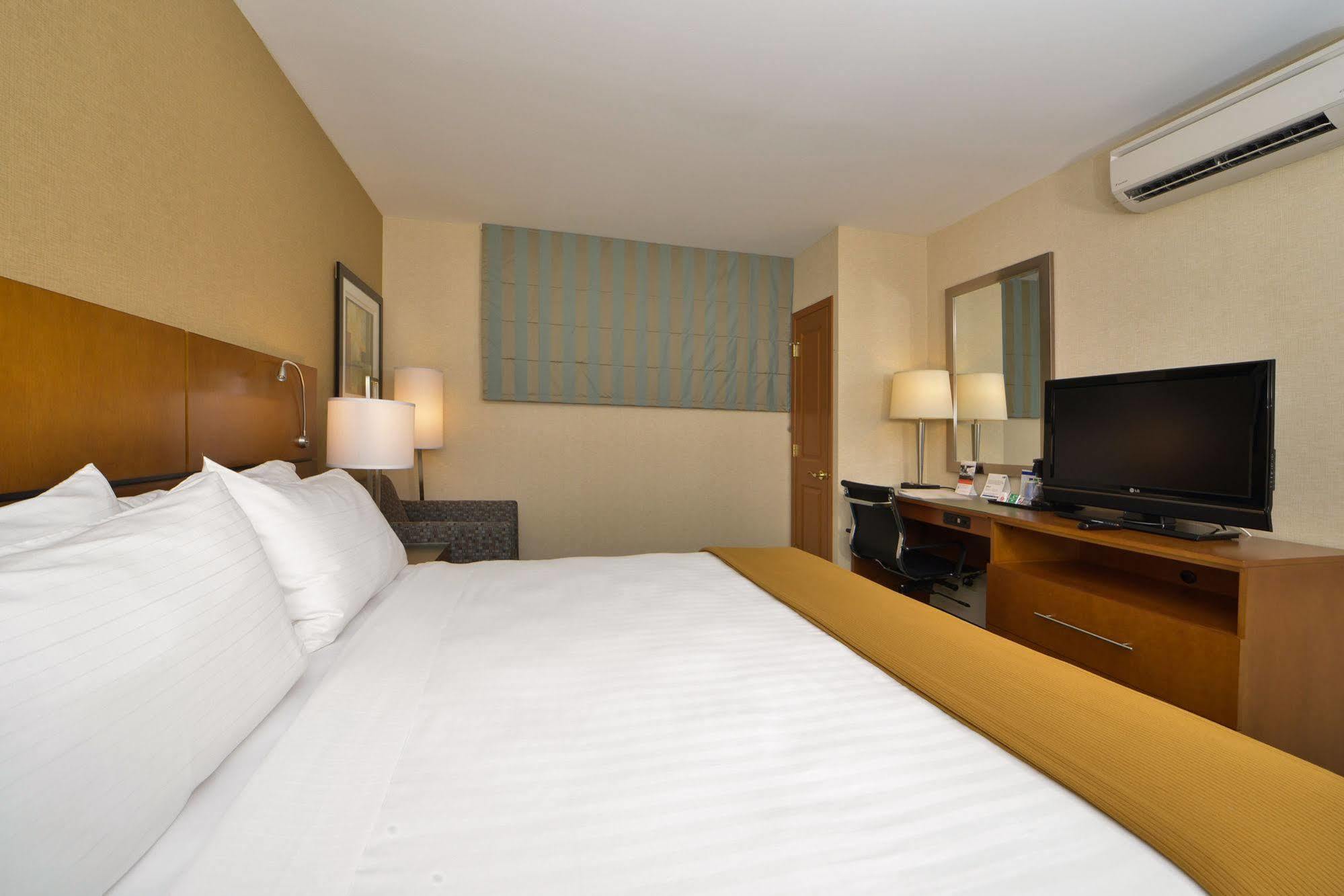 Holiday Inn Express Kennedy Airport, An Ihg Hotel New York Esterno foto